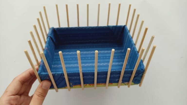 Questo semplice gesto trasforma scatole di cartone in oggetti sorprendenti…