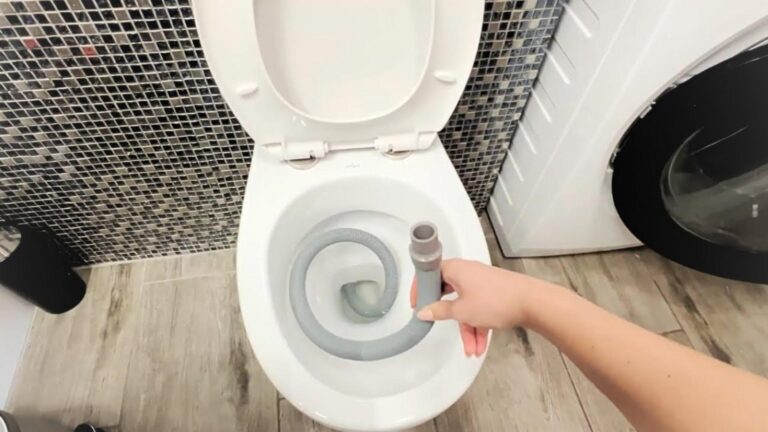 Questo trucco semplice per sturare i WC ti lascerà senza parole…