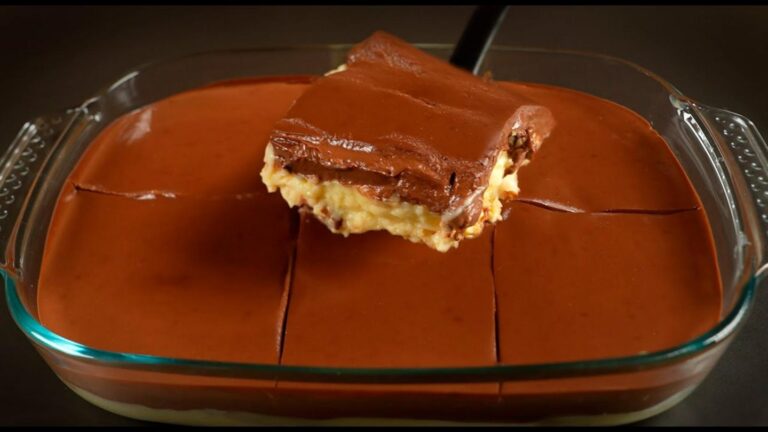 Questo semplice gesto trasforma pochi ingredienti in un dessert cioccolatoso da sogno…