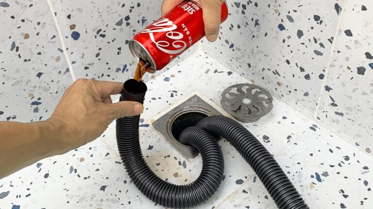 Un metodo geniale per filtrare l’acqua usando tubi PVC e bottiglie… scopri come!